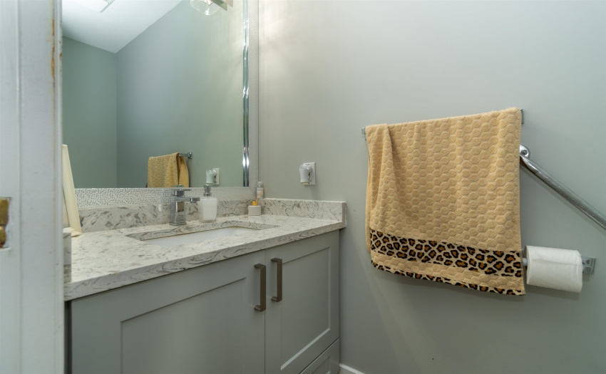 Powder Room on the mainfloor