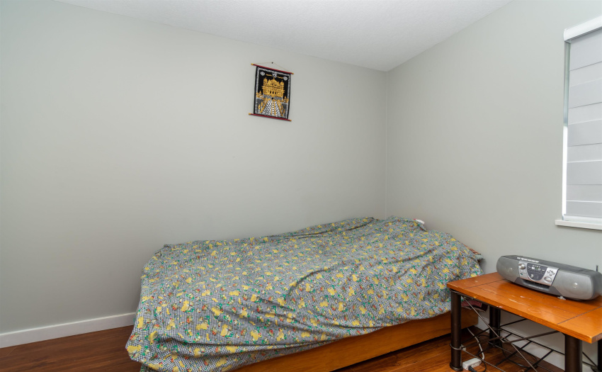 Bedroom on the mainfloor.