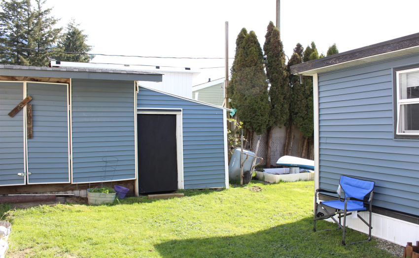 The Shed has an updated Roof (2020) and siding to match the home.