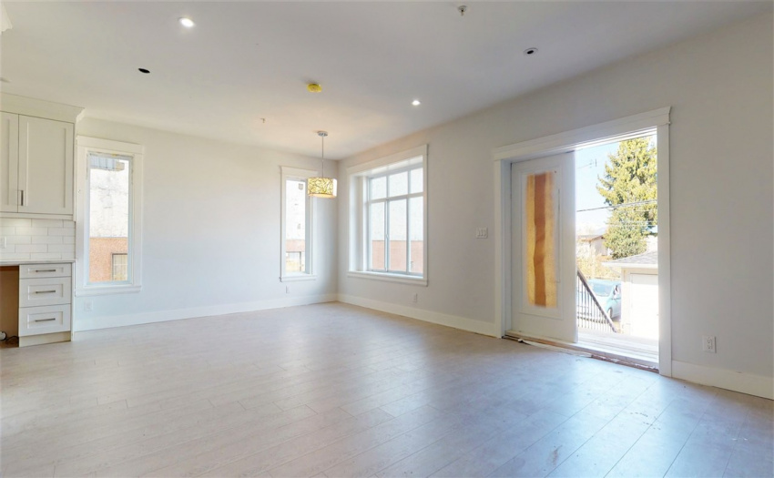 2681 41ST E, Vancouver, BC V5R 2W6, 8 Bedrooms Bedrooms, ,6 BathroomsBathrooms,Multifamily,For Sale,41ST,R2449816