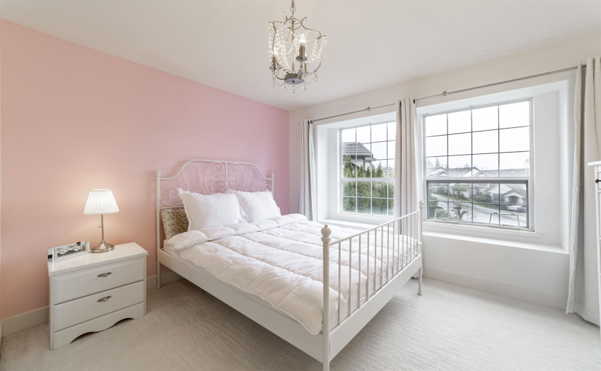 BIG OPEN WINDOWS WITH BEAUTIFUL VIEWS TO THE FRONT OF THE HOUSE