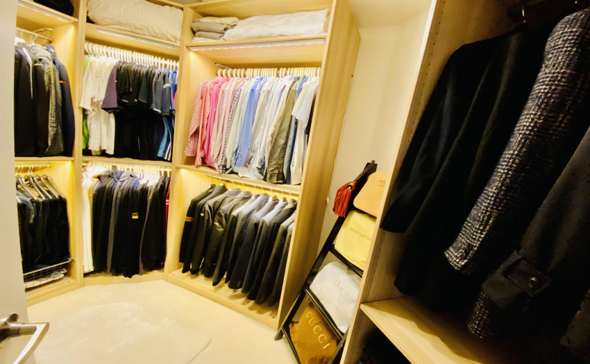IMPRESSIVE, SPACIOUS & ORGANIZED FOR ALL YR DESIGNERS??? WEARS.