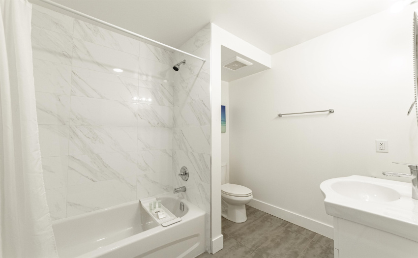 VERY SPACIOUS. YR GUESTS/TENANTS WILL BE HAPPY.