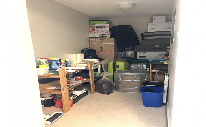 BIG IN SUITE STORAGE