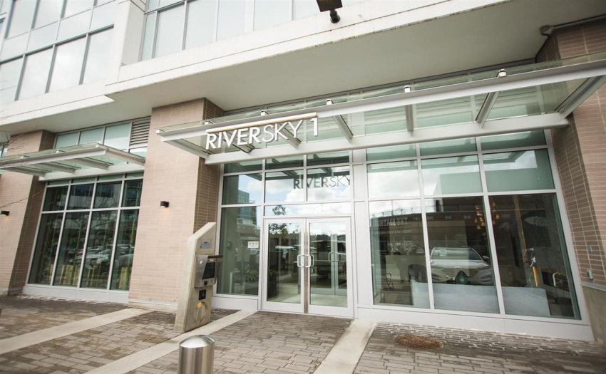 Riversky 1 front entrance.