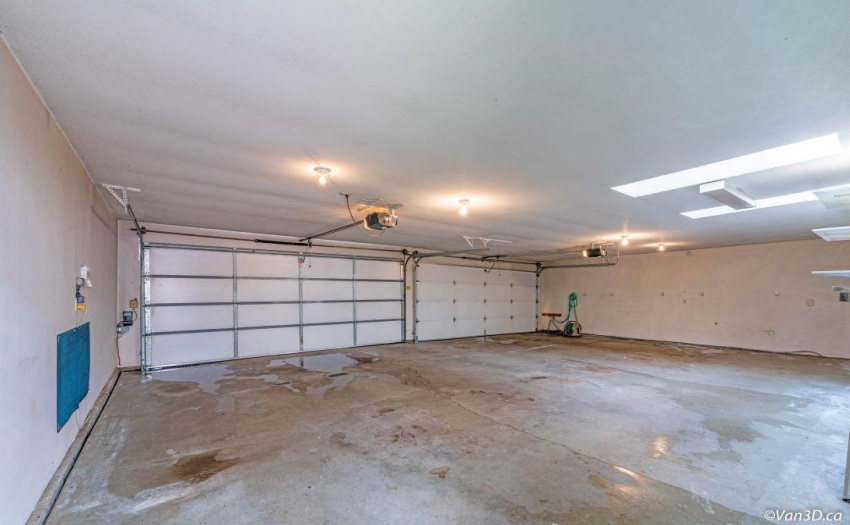 4 car Garage