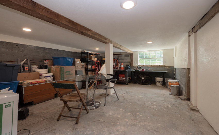 Flex room lower floor - storage, workshop, extra bedroom - whatever you need it for