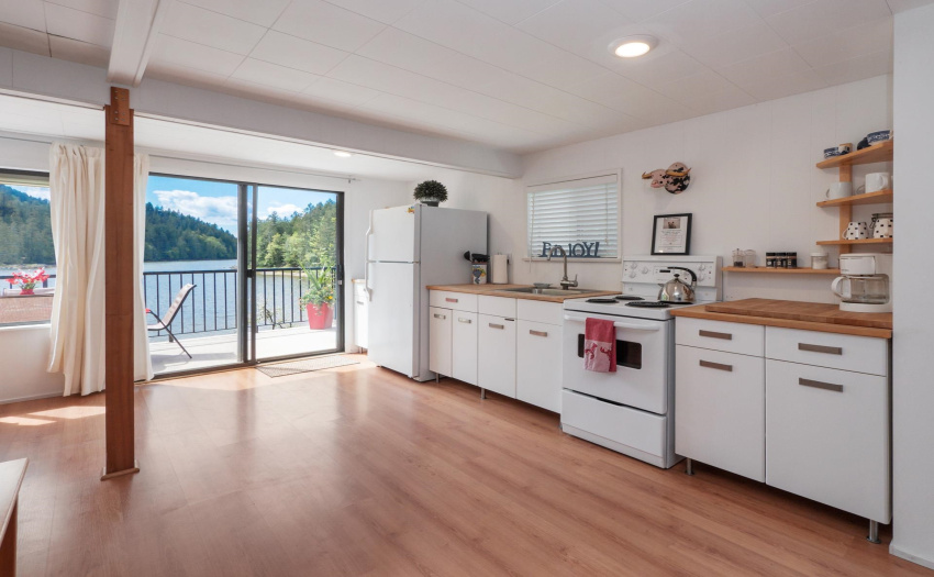 Efficient kitchen with everything you need
