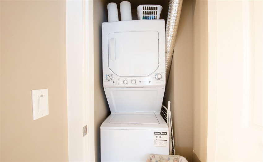 2477 ST. LAWRENCE, Vancouver, BC V5R 2R6, 14 Bedrooms Bedrooms, ,9 BathroomsBathrooms,Multifamily,For Sale,ST. LAWRENCE,R2523555