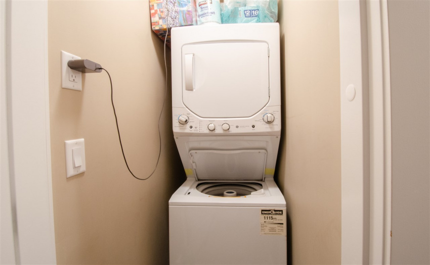 2477 ST. LAWRENCE, Vancouver, BC V5R 2R6, 14 Bedrooms Bedrooms, ,9 BathroomsBathrooms,Multifamily,For Sale,ST. LAWRENCE,R2523555