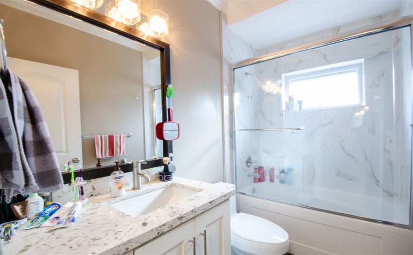 2477 ST. LAWRENCE, Vancouver, BC V5R 2R6, 14 Bedrooms Bedrooms, ,9 BathroomsBathrooms,Multifamily,For Sale,ST. LAWRENCE,R2523555