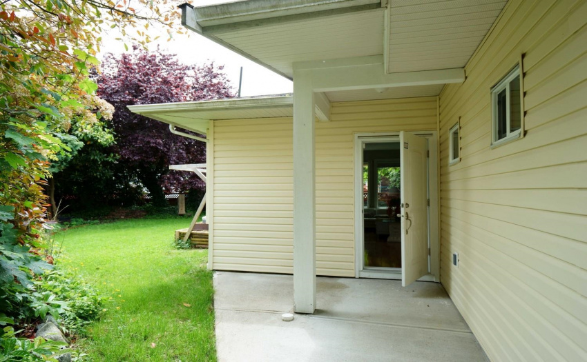 Can be 2 or 3 bedrooms unit (2 ensuites)