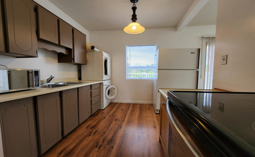 Kitchen & Laundry Suite