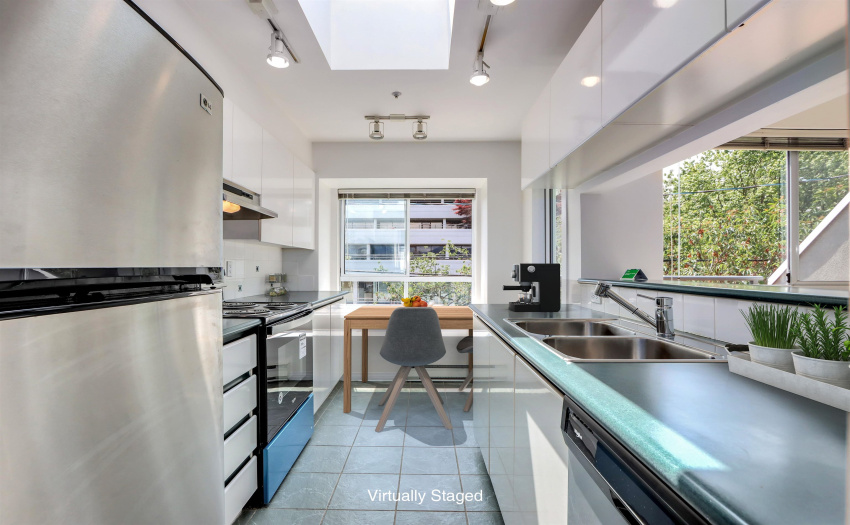 New Appliances and eating area in the kitchen