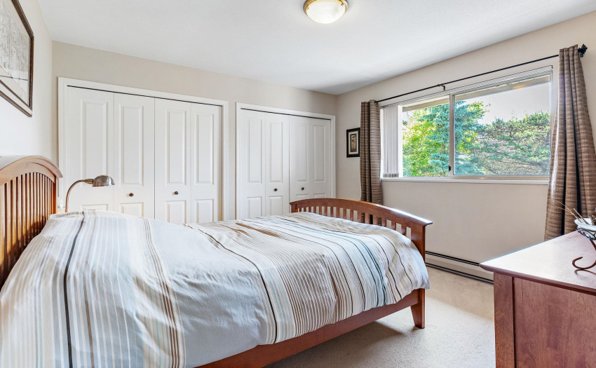 Comes with spacious closets