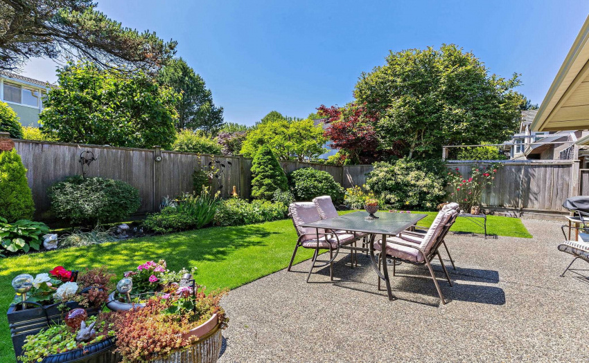 Beautifully landscaped patio.