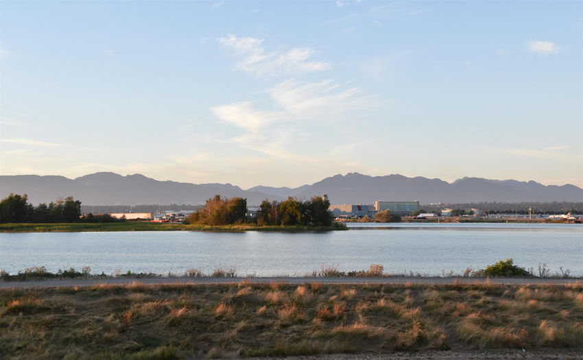 Views from balcony looking towards the Fraser River, the North Shore mountains and Swishwash Island. You will never get bored of these stunning views.