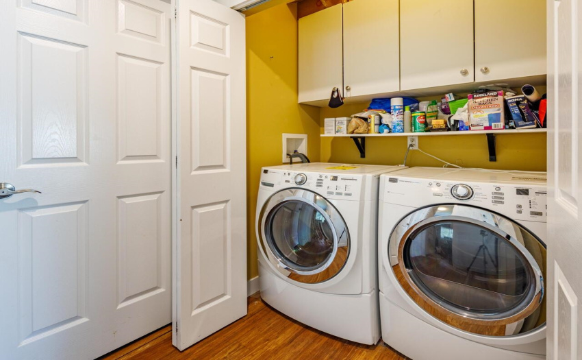 Washer and dryer on Main floor.