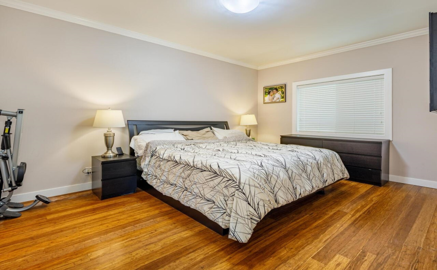 Master bedroom with ensuite bathroom.  Renovated in 2010.  No asbestos found on the Main floor.