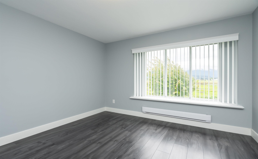 has window seat with Mountain view.