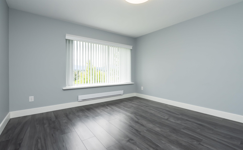 Complete with En Suite bathroom and massive walk-in closet.