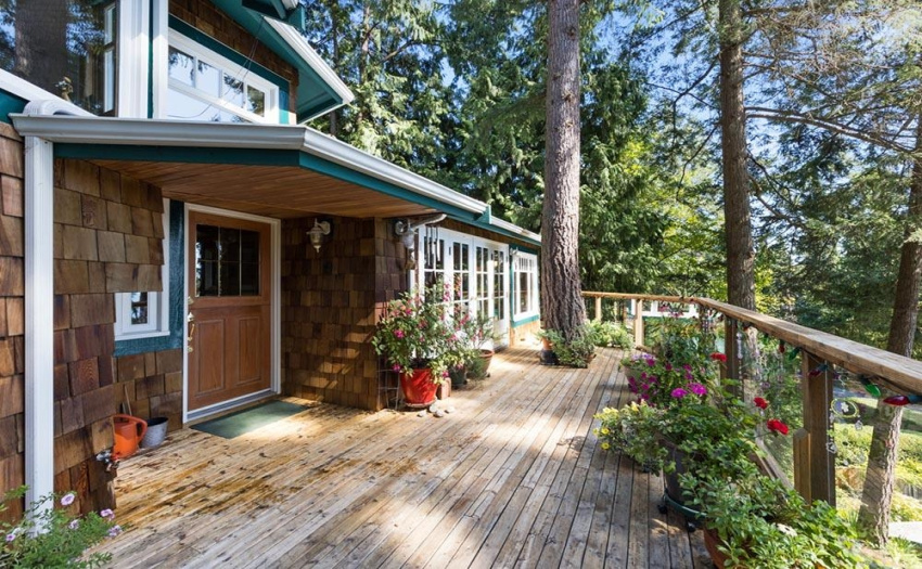 Surrounded by forest, natural gardens and granite, the home resides with nature and nature resides around the home.