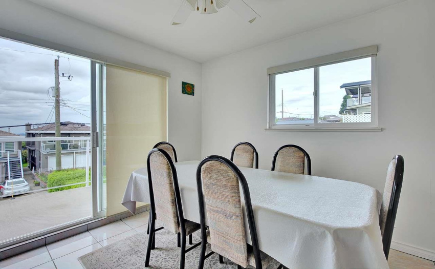 Main Floor Eating Area