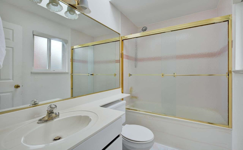 Main Floor Master Bathroom