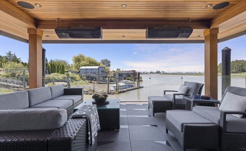 Fabulous outdoor covered and heated conversation area.