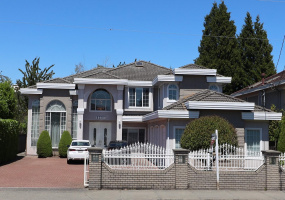 Front entry gate
