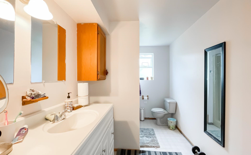 Downstairs bathroom (2nd bath - see floor plan)