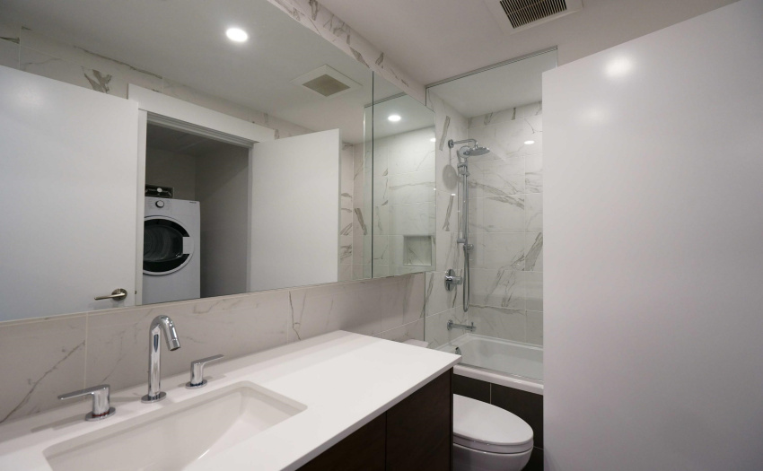 Bathroom showing Washer/Dryer location