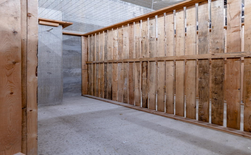 From tools to Christmas decorations tis extra large secured storage locker can hold a lot.
