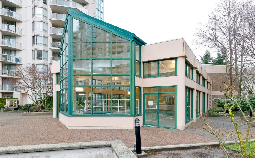 Fully loaded recreation center offers a host of amenities to include Racquet Ball Court, meeting room, change rooms with lockers and showers, hot tub, sauna, pool and gym.