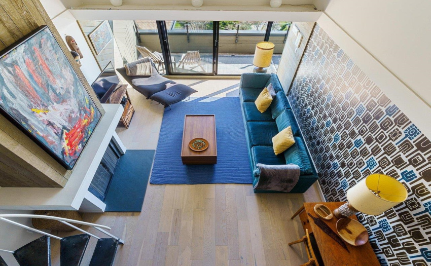 Vaulted ceiling over living and dining rooms