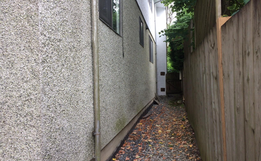 Looking towards the south (front).