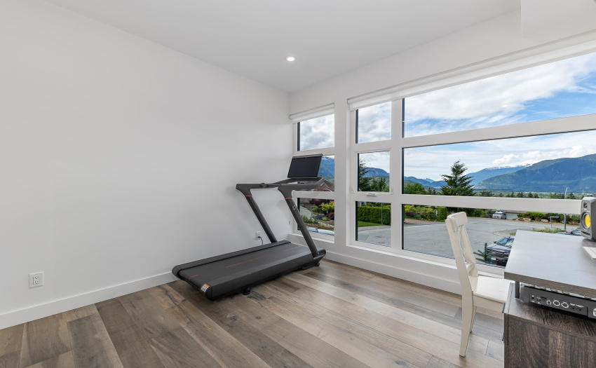 Optional 6th bedroom or Office