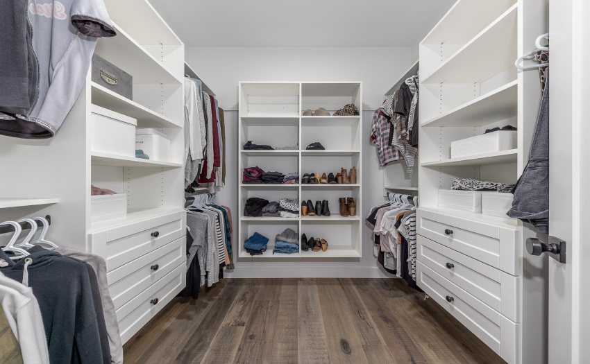 Her Walk In Closet