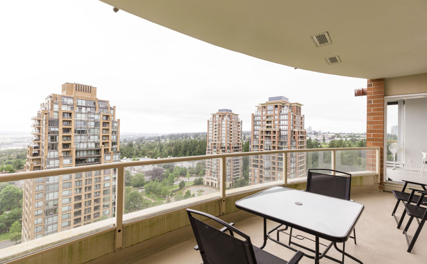 extra-large outdoor area for breathless view and fresh air