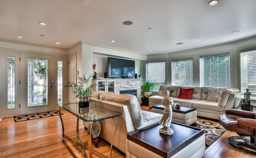 Family room adjoins ocean view deck...
