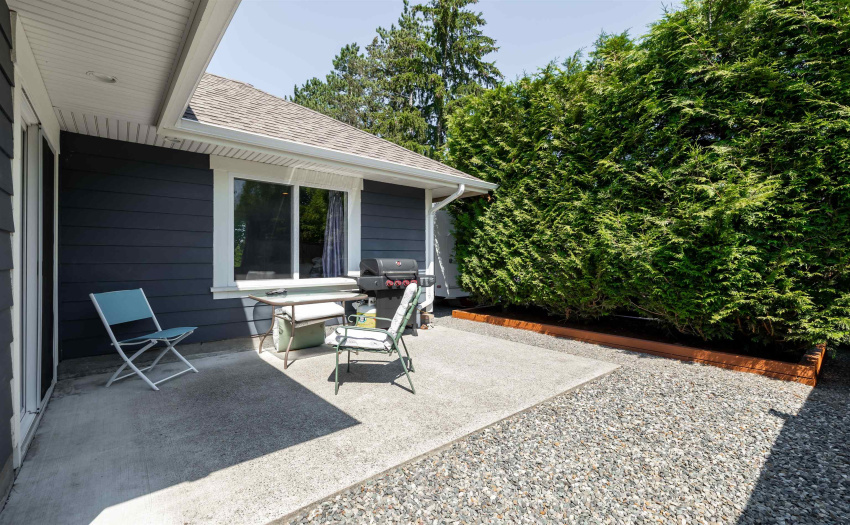Private patio area for the coach house