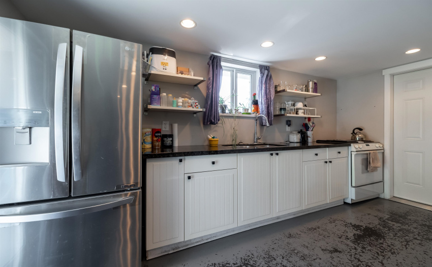 Coach house kitchen