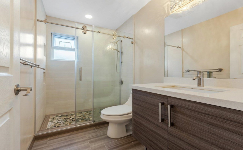 Upstair bathroom