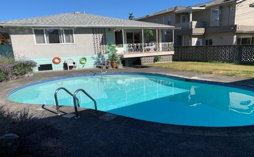 West exposure pool with newer oil tank or heating the pool for year round swimming.