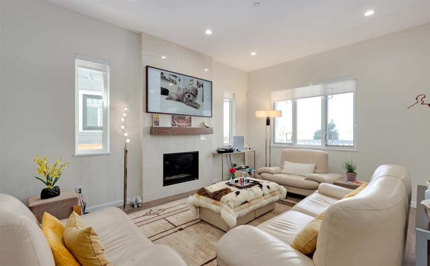 north facing living room, gas fireplace