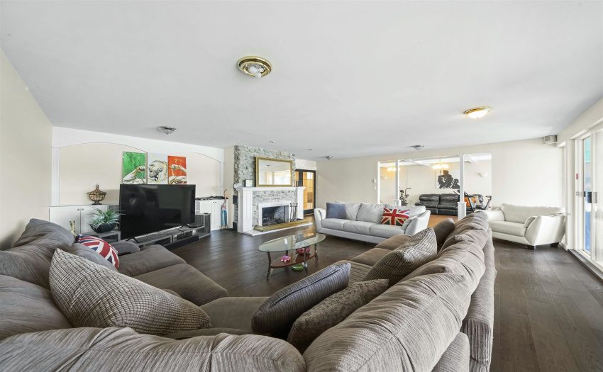 Very large living room