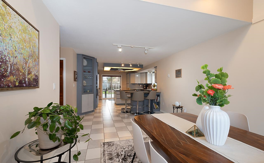 Open plan dining / kitchen / family room!