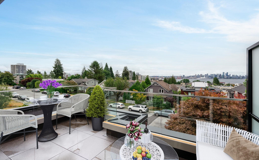 Views of harbour & Vancouver skyline