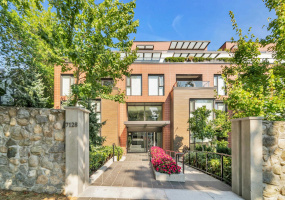 7128 Adera Street Entrance