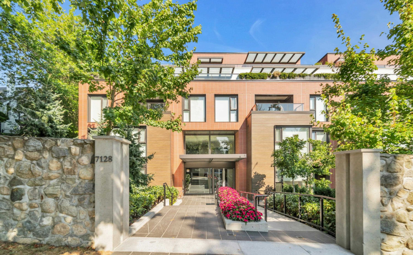7128 Adera Street Entrance